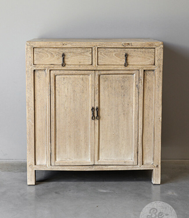Be-Uniq Oud Kastje | China | H87 x B78 x D45 cm