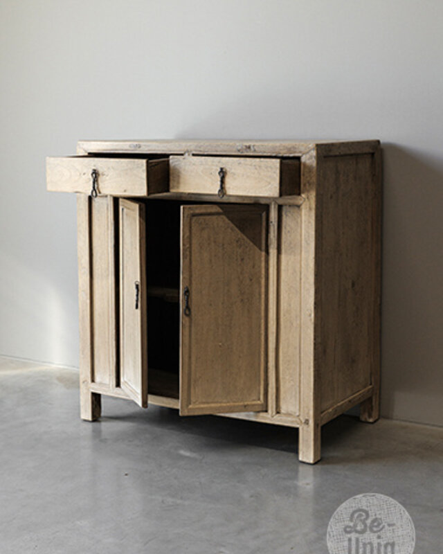 Be-Uniq Oud Kastje | China | H87 x B78 x D45 cm