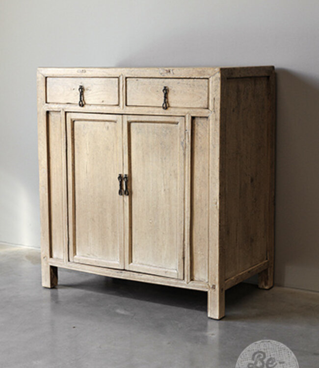 Be-Uniq Oud Kastje | China | H87 x B78 x D45 cm