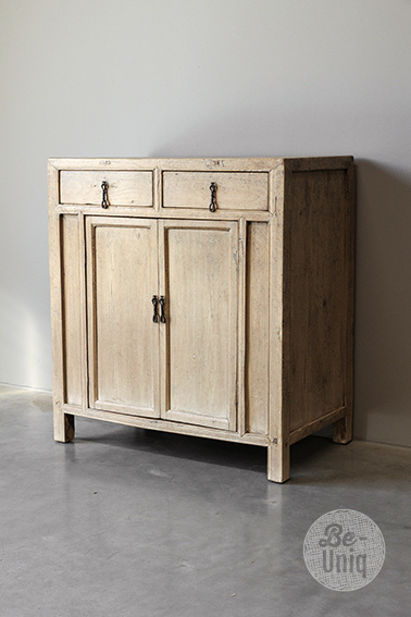 Be-Uniq Oud Kastje | China | H87 x B78 x D45 cm