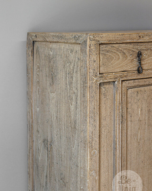 Be-Uniq Oud Kastje | China | H87 x B78 x D45 cm