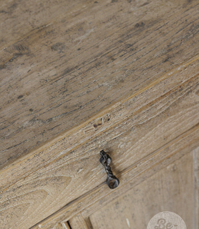 Be-Uniq Oud Kastje | China | H87 x B78 x D45 cm