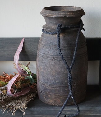 Rene Houtman Nepalese Houten Pot | H23 x D12 cm Rene Houtman Nepalese Houten Pot | H23 x D12 cm