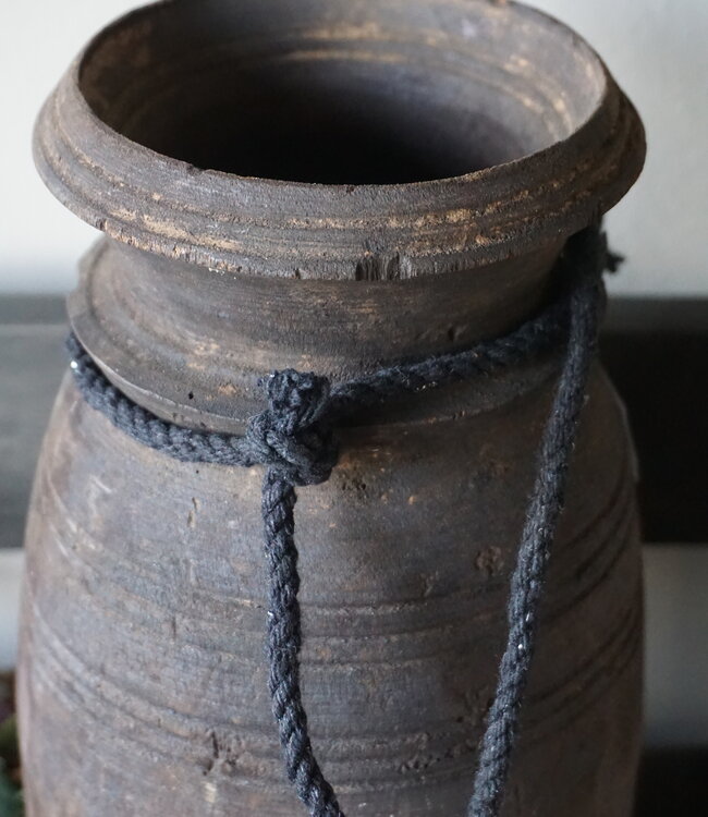 Rene Houtman Nepalese Houten Pot | H23 x D12 cm