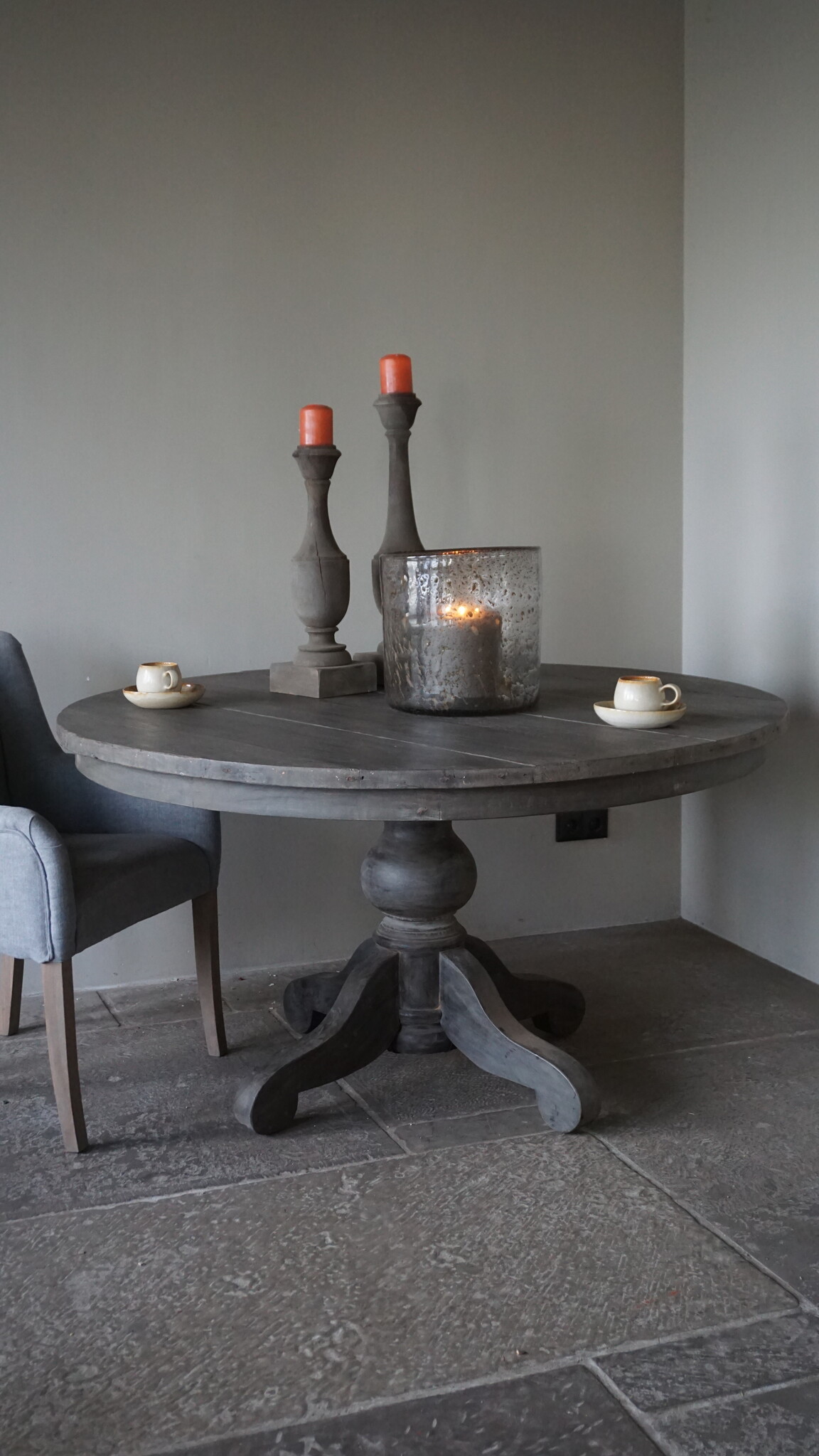 Rene Houtman Ronde Tafel | Grijs | Hout | H77 x D140 cm