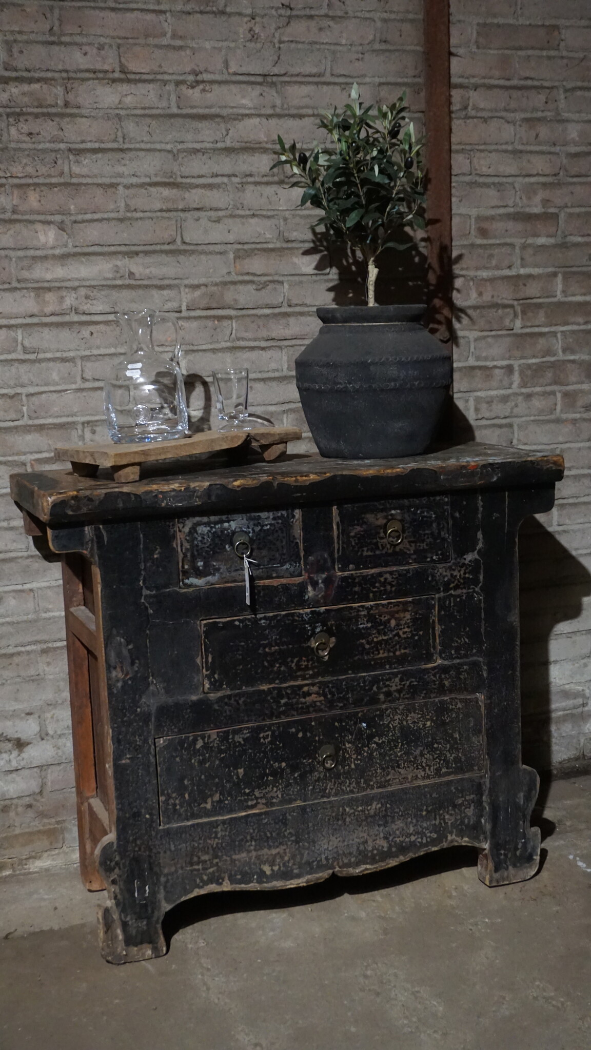 Rene Houtman Oud Chinezen Kastje | H87 x B100 x D44 cm