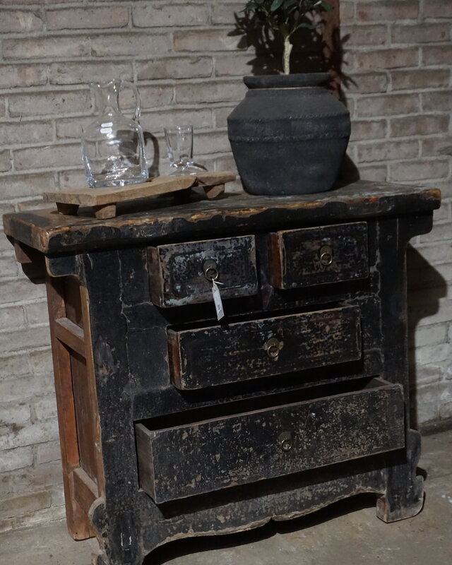 Rene Houtman Oud Chinezen Kastje | H87 x B100 x D44 cm