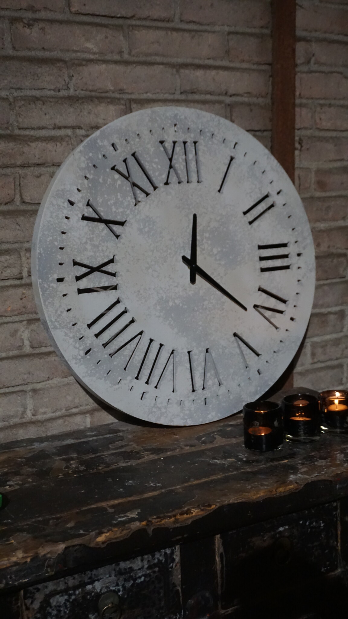 Rene Houtman Klok Roman | Oud Wit | H60 x B60 cm