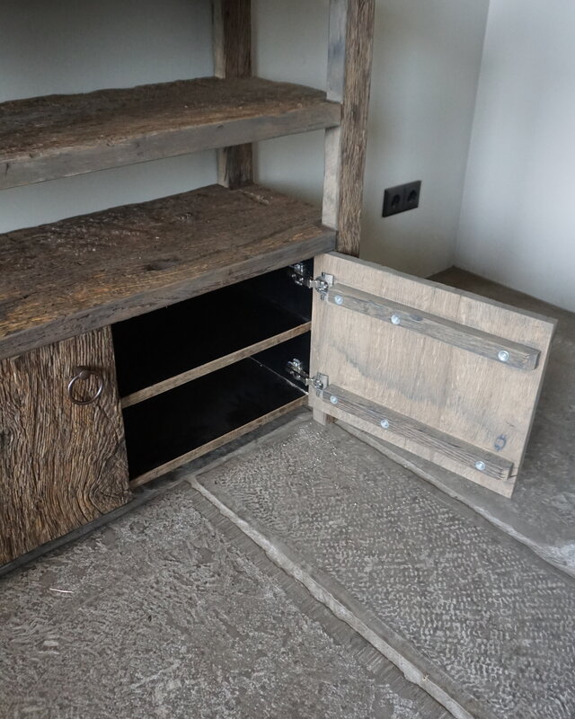 Rene Houtman Sidetable | Geborsteld Oud Eiken | H85 x B100 x D40 cm