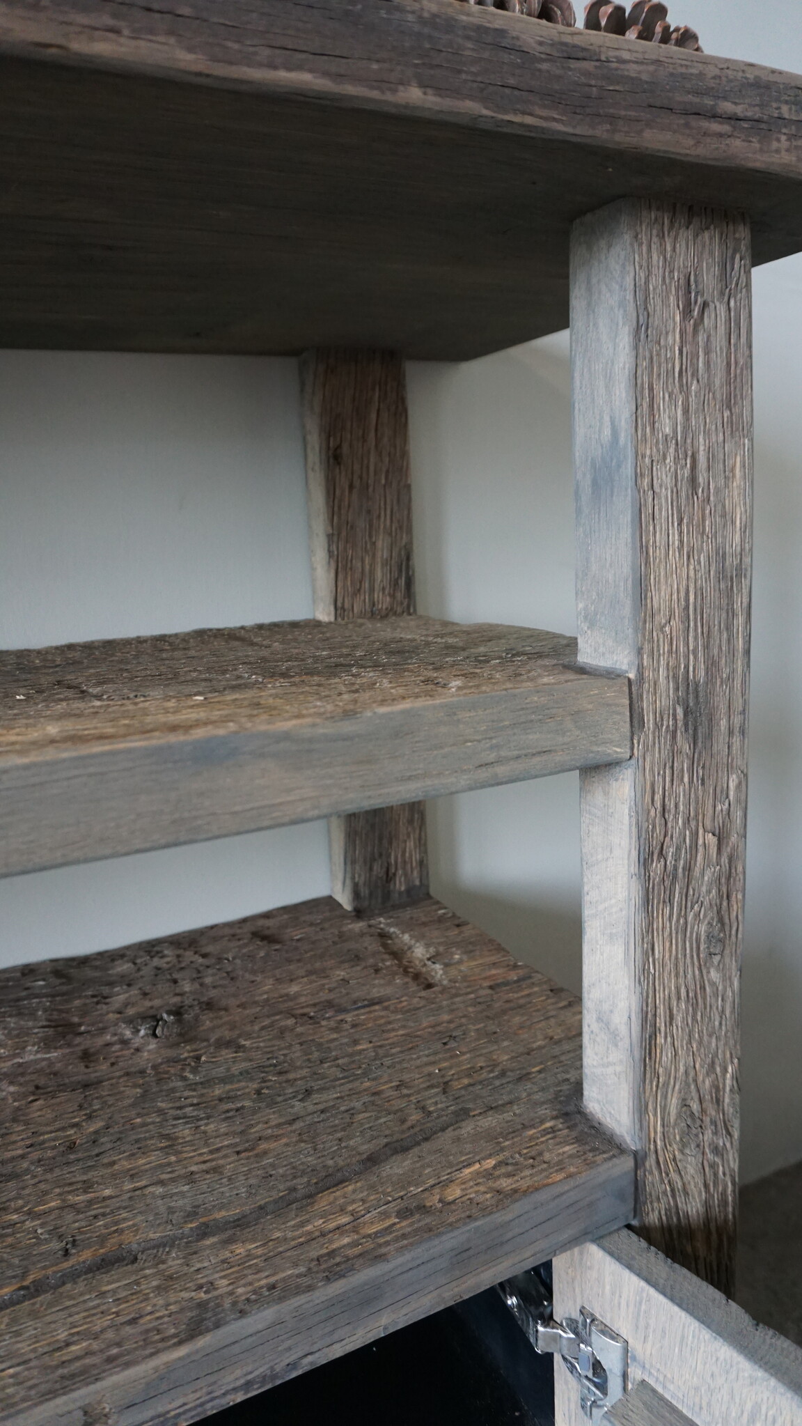 Rene Houtman Sidetable | Geborsteld Oud Eiken | H85 x B100 x D40 cm