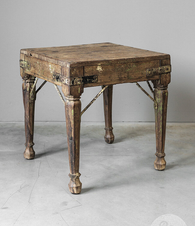 Be-Uniq Oude Bijzettafel | India | H50 x B43