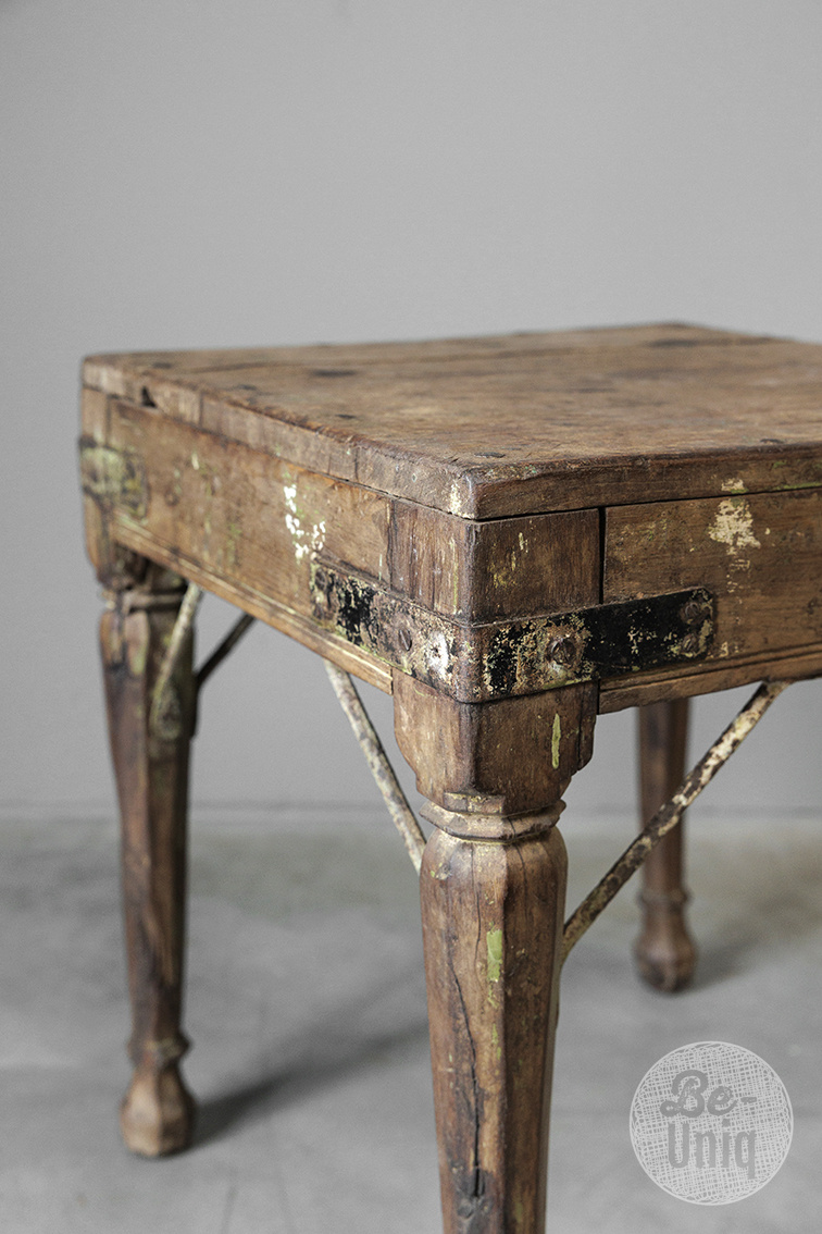 Be-Uniq Oude Bijzettafel | India | H50 x B43