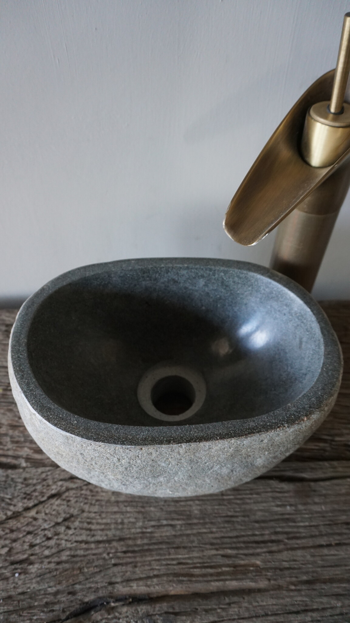 Rene Houtman Kleine Stenen Waskom + Spoelgat | H14 x B27 x D19 cm