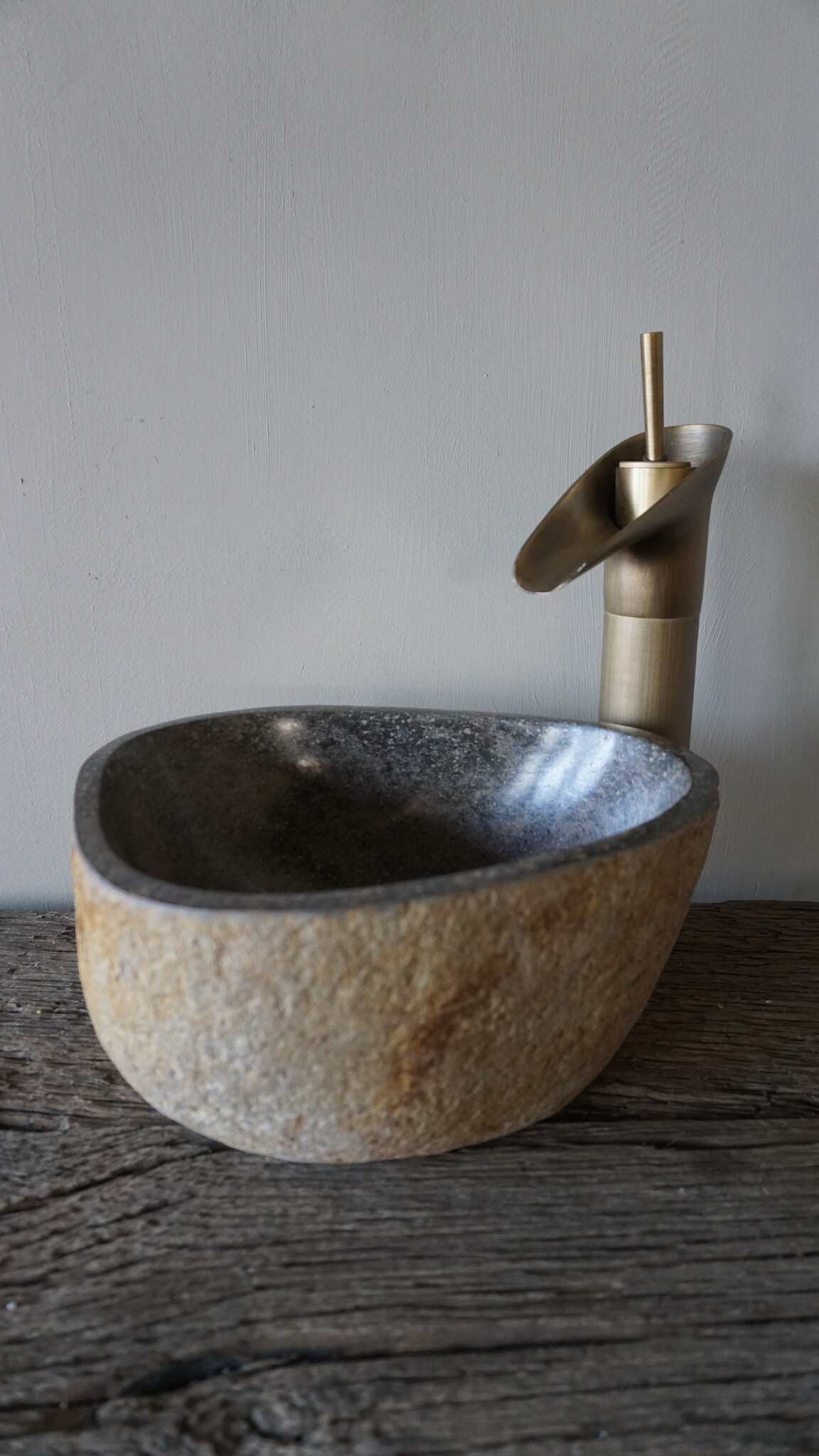 Rene Houtman Kleine Stenen Waskom + Spoelgat | H13 x B28 x D23 cm