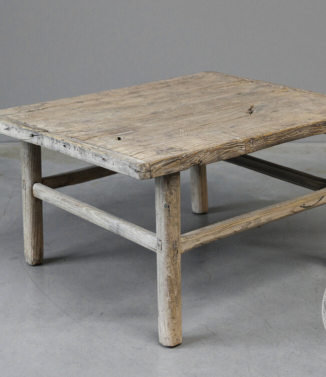 Be-Uniq Oude Bijzettafel | China | H38 x B71 x D56 cm