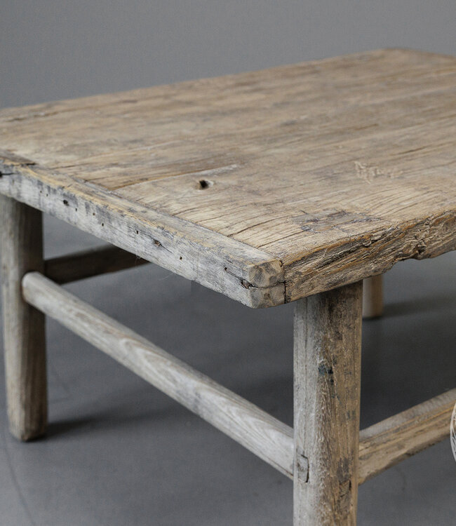 Be-Uniq Oude Bijzettafel | China | H38 x B71 x D56 cm