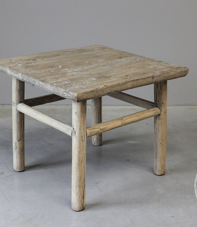 Be-Uniq Oude Bijzettafel | China | H49 x B60 x D56 cm