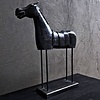 Houten Paard Op Standaard | Vintage Black | H45 cm