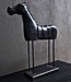 Luksa Home Collection Houten Paard Op Standaard | Vintage Black | H45 cm