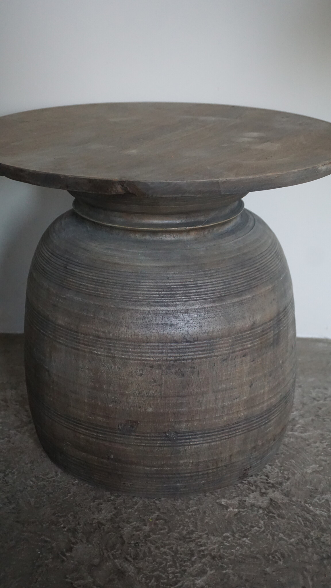 Be-Uniq Bijzettafel Oude Pot | Medium | H42 x D46 cm