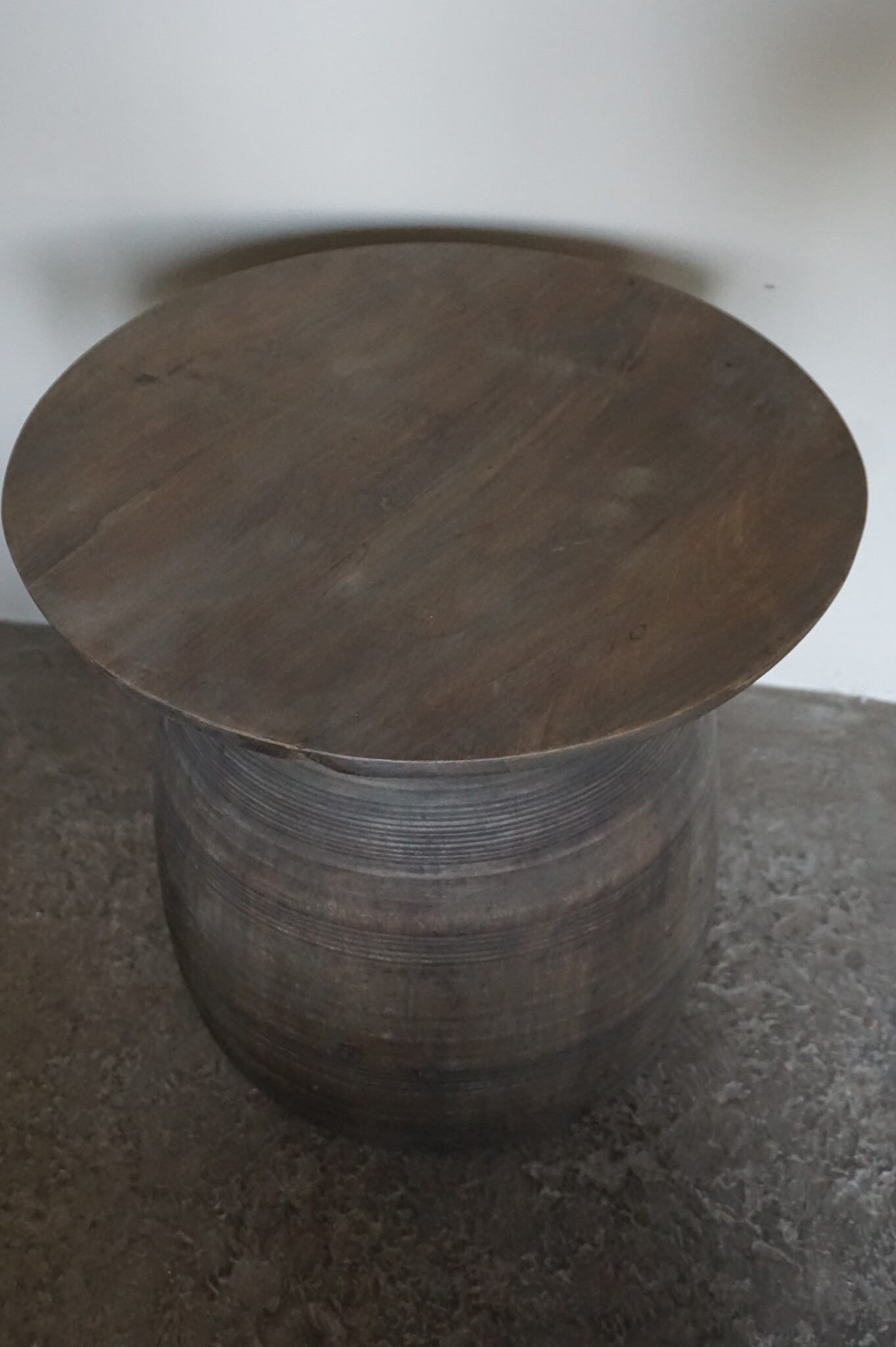Be-Uniq Bijzettafel Oude Pot | Medium | H42 x D46 cm