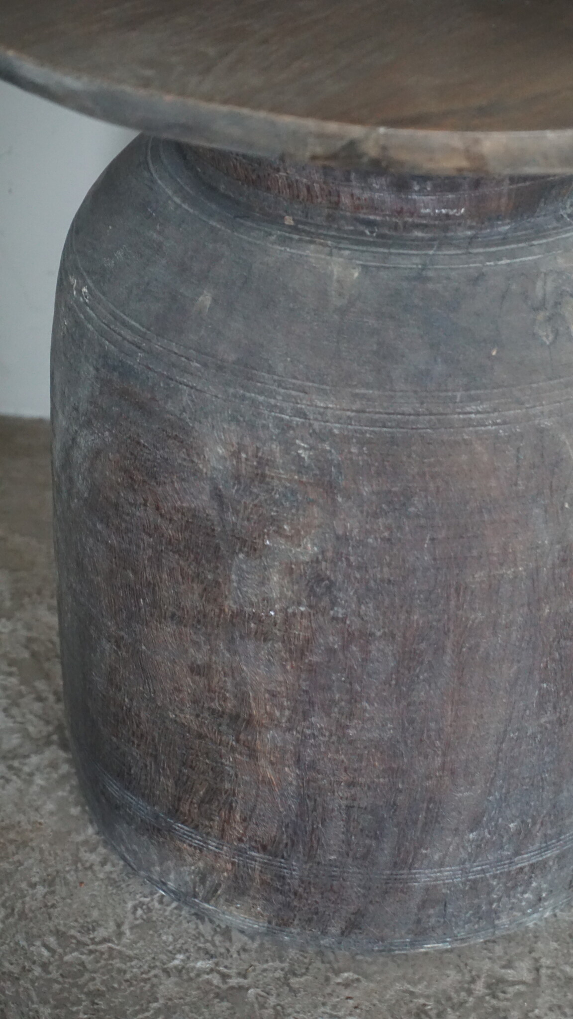 Be-Uniq Bijzettafel Oude Pot | Medium | H41 x D40 cm
