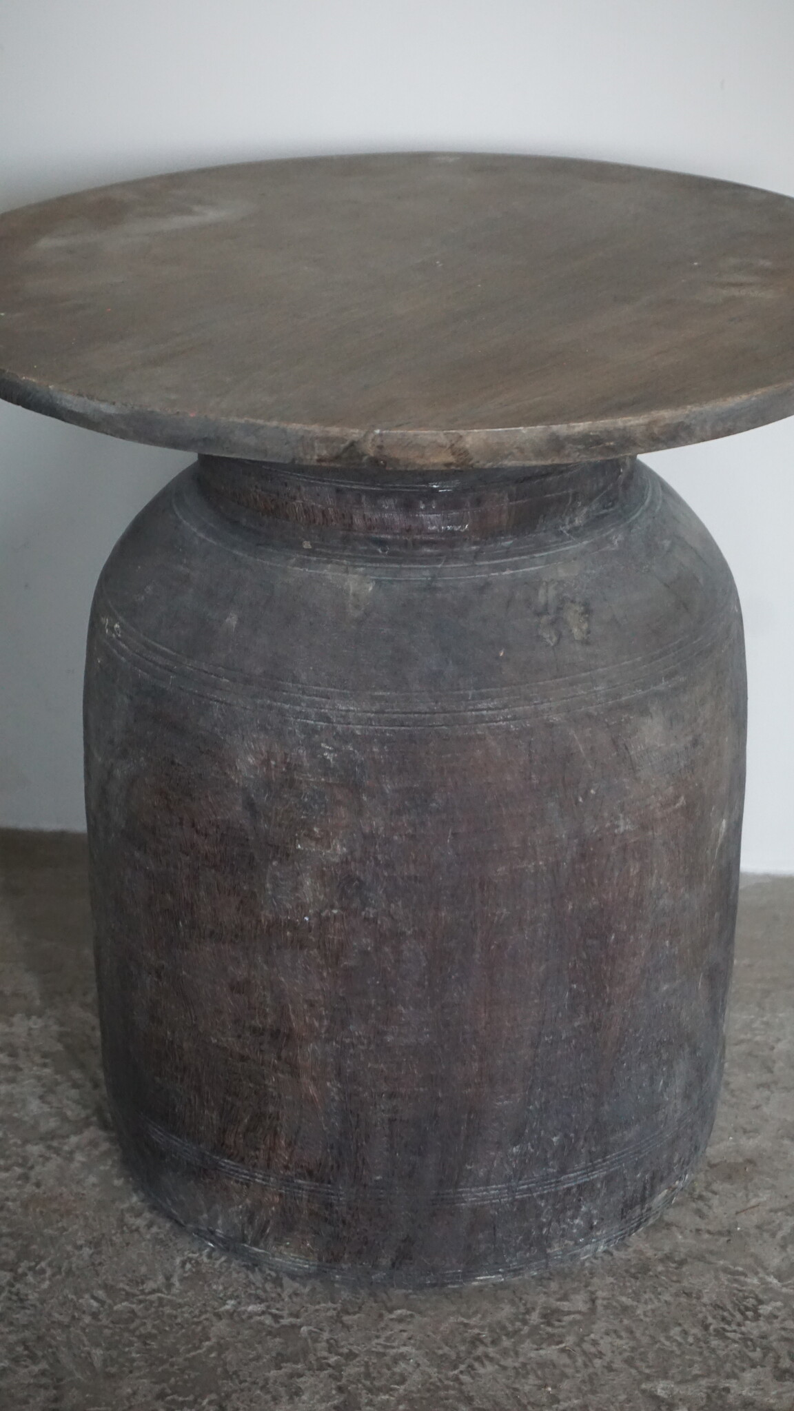 Be-Uniq Bijzettafel Oude Pot | Medium | H41 x D40 cm