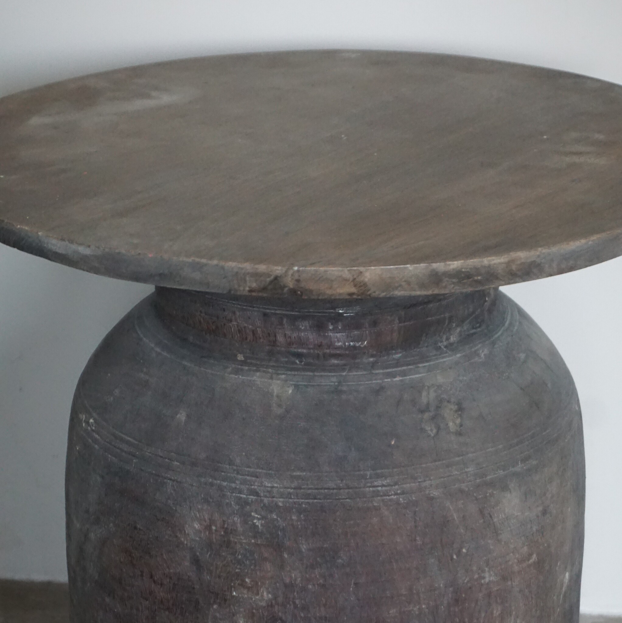 Be-Uniq Bijzettafel Oude Pot | Medium | H41 x D40 cm