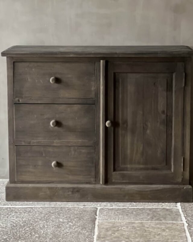 Aura Peeperkorn Houten Kabinetje | H89 x B112 x D46 cm