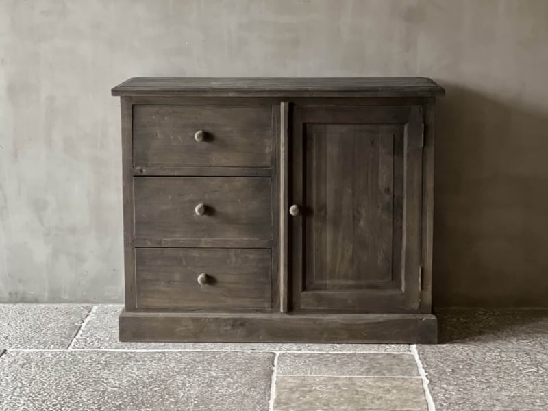 Aura Peeperkorn Houten Kabinetje | H89 x B112 x D46 cm