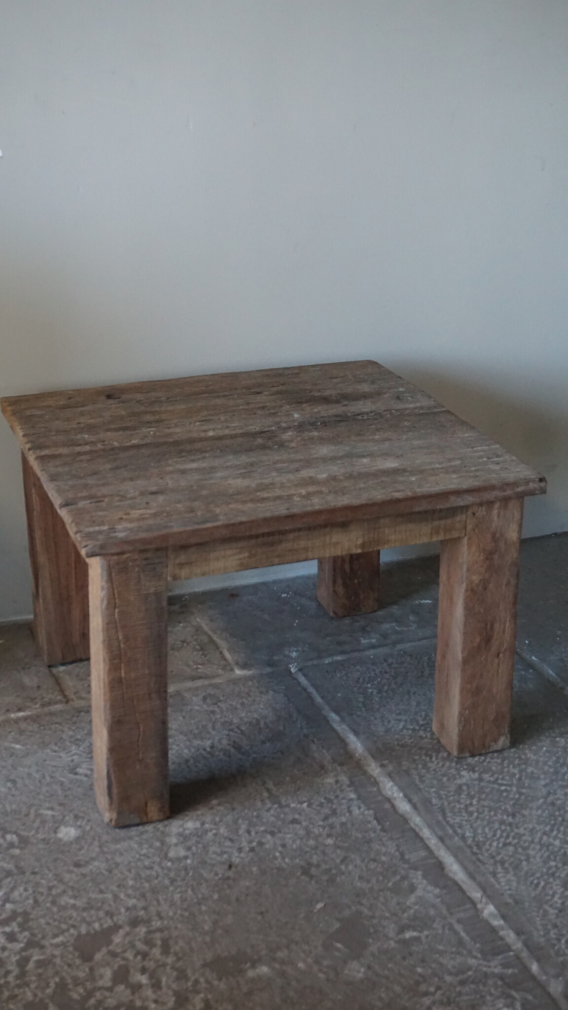 Rene Houtman Bijzettafel Jan | Truckbodywood | H42xB60xD60 cm