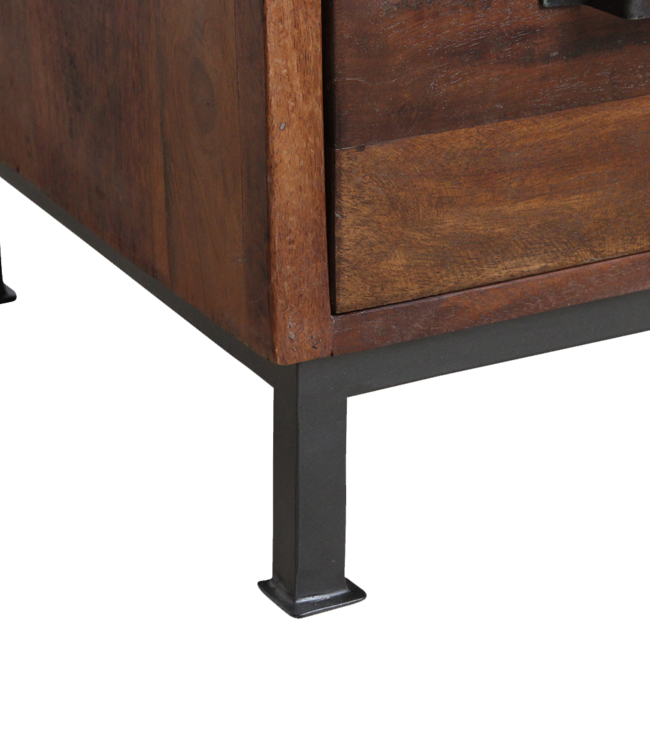 Raw Materials Amsterdam Factory Dressoir | H90 x B168 x D46 cm