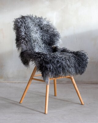 Van Buren Vachtenspecialist Tibetan Sheepskin with natural grey colors