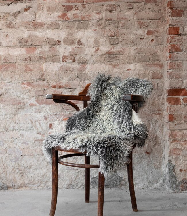 Van Buren Vachtenspecialist Tibetan Sheepskin with natural grey colors