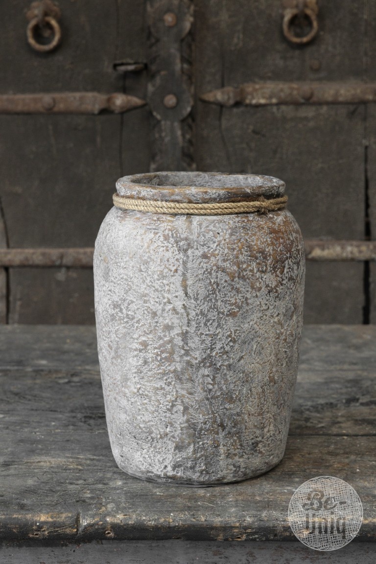 Be-Uniq Village Pottery | 002 | Small | H30 x D22 cm