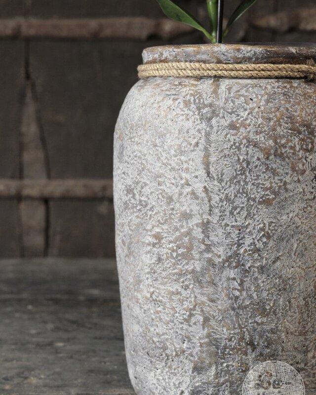 Be-Uniq Village Pottery | 002 | Small | H30 x D22 cm