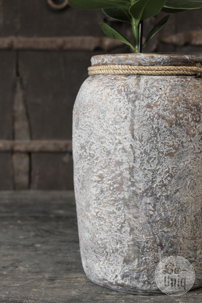 Be-Uniq Village Pottery | 002 | Small | H30 x D22 cm