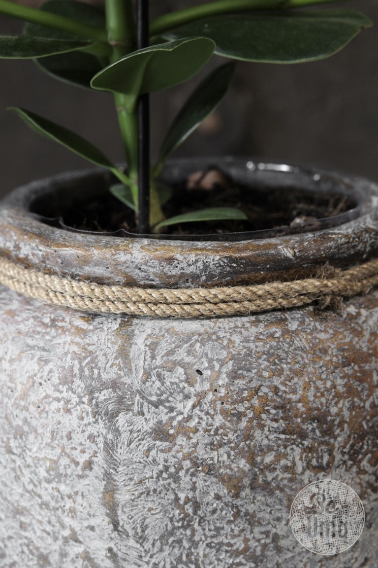 Be-Uniq Village Pottery | 002 | Small | H30 x D22 cm
