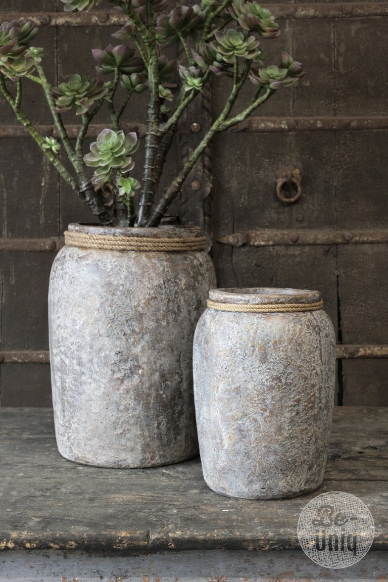 Be-Uniq Village Pottery | 002 | Small | H30 x D22 cm