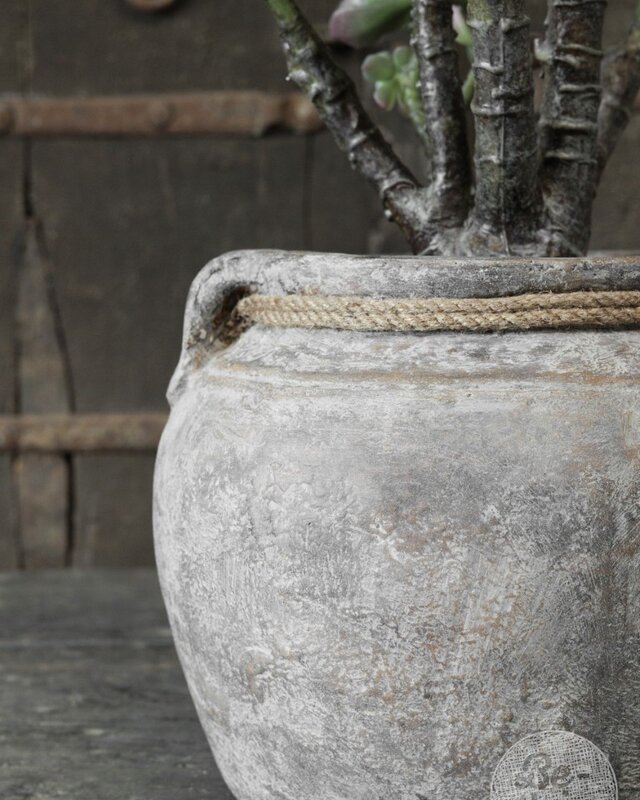 Be-Uniq Village Pottery | 007 | Small | H25 x D32 cm