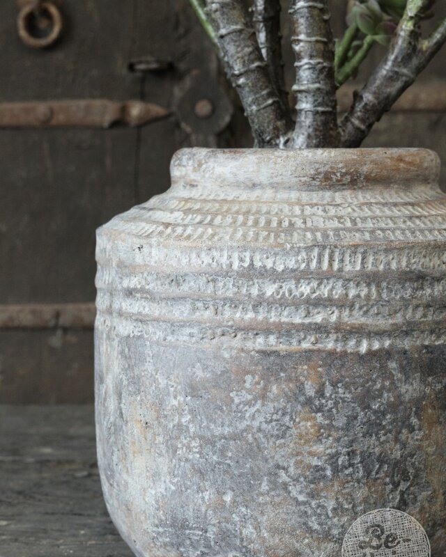 Be-Uniq Village Pottery | 001 | Small | H31 x D31 cm