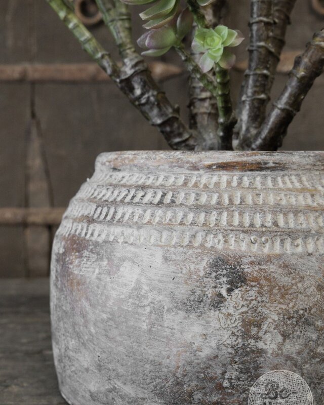 Be-Uniq Village Pottery | 011 | Medium | H21 x D31 cm