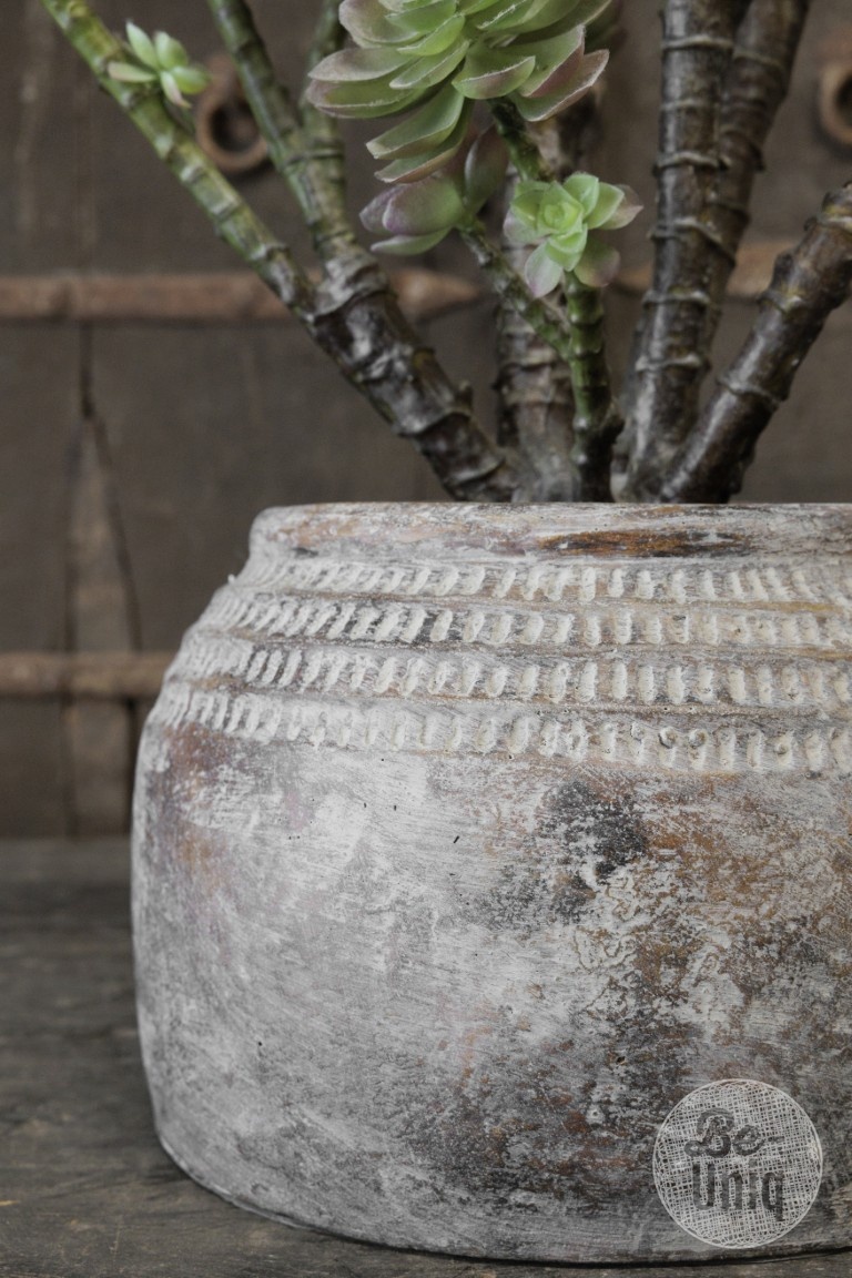 Be-Uniq Village Pottery | 011 | Medium | H21 x D31 cm