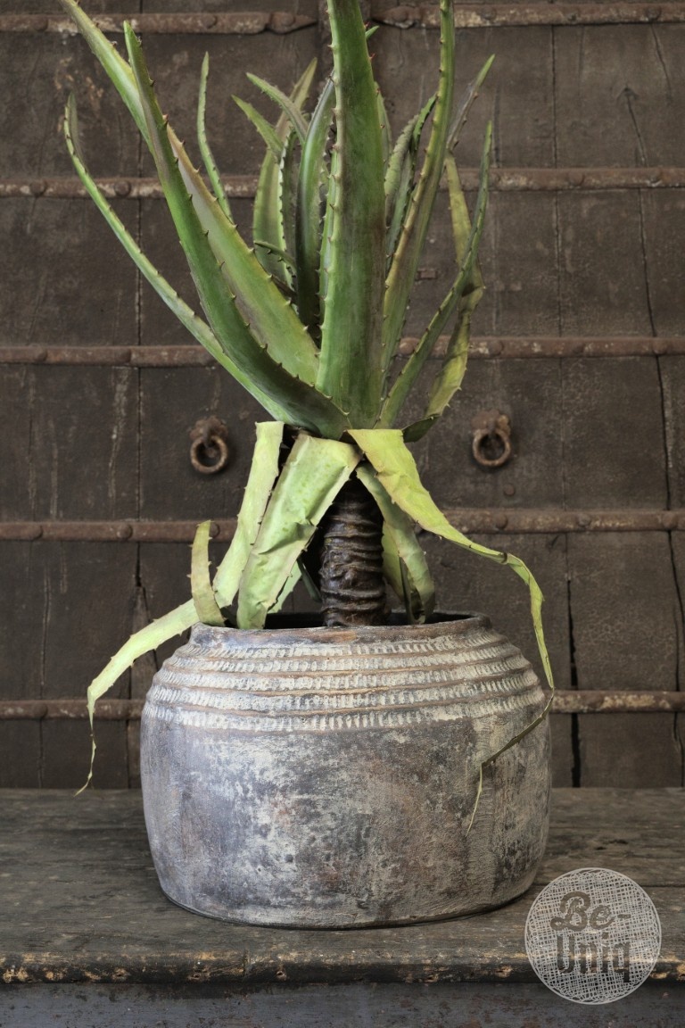 Be-Uniq Village Pottery | 011 | Large | H26 x D41 cm