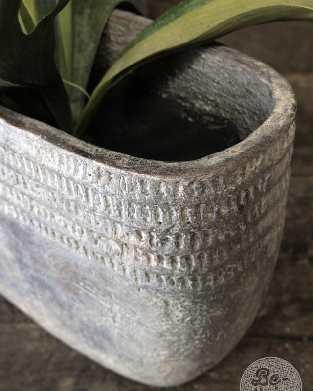 Be-Uniq Village Pottery | 010 | Ovaal | H31 x B45 x D16 cm