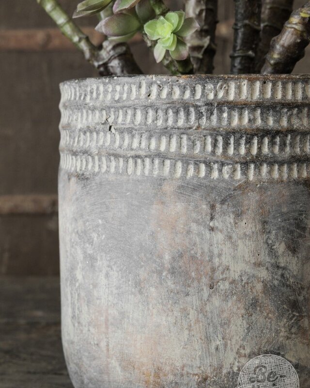 Be-Uniq Village Pottery | 012 | Small | H25 x D25 cm