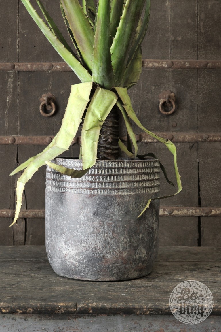 Be-Uniq Village Pottery | 012 | Large | H31 x D31