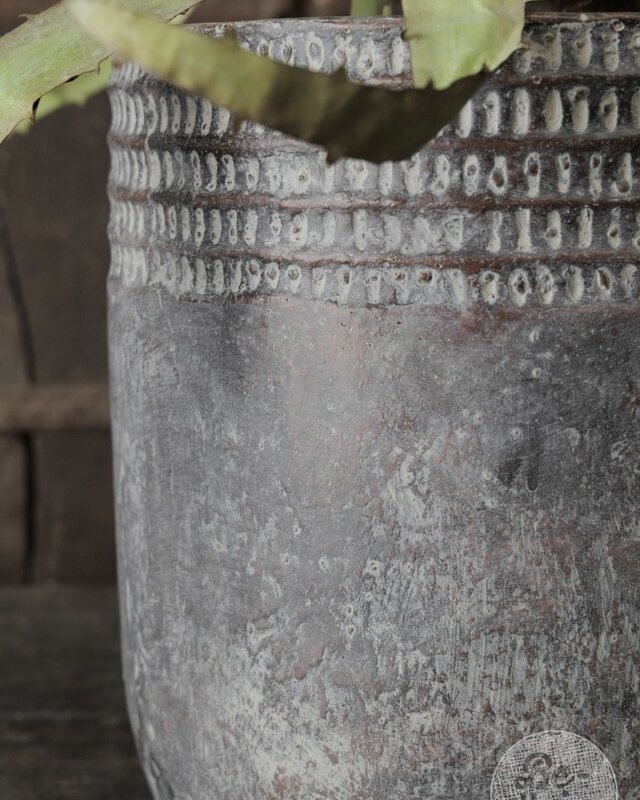 Be-Uniq Village Pottery | 012 | Large | H31 x D31