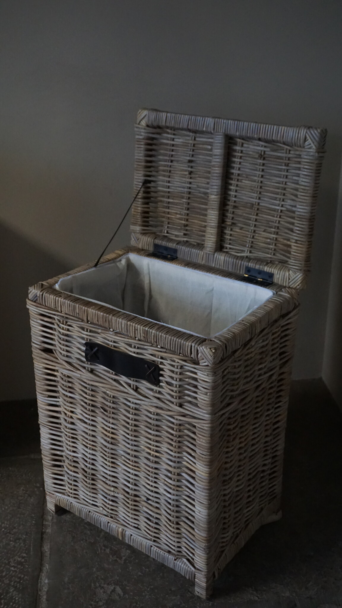 Rene Houtman Wasmand Rotan/Riet | Rechthoekig | Grijs | H68 x B50 x D34 cm