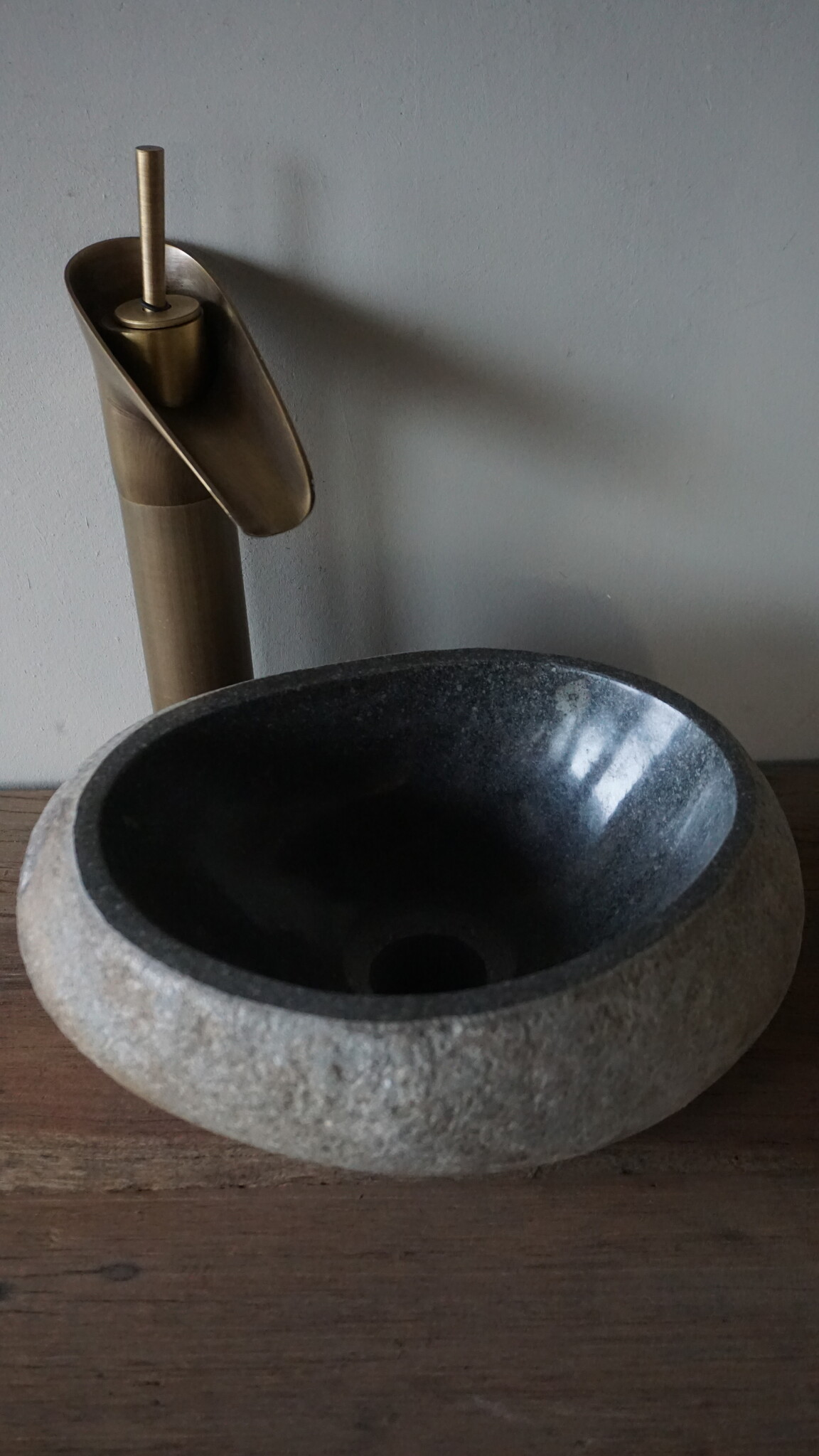 Rene Houtman Kleine Stenen Waskom + Spoelgat | H14 x B30 x D23 cm